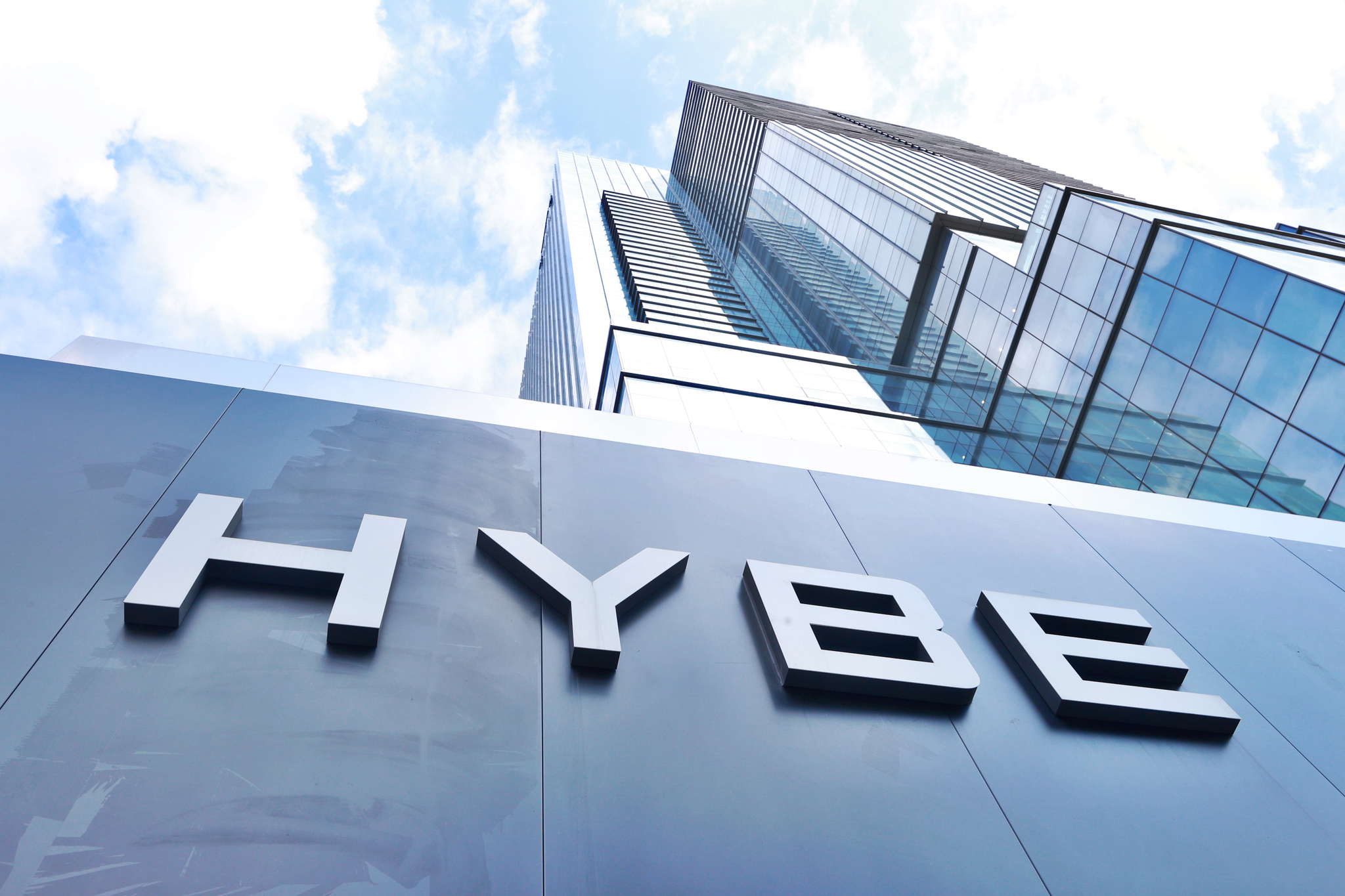 hybe operating profit