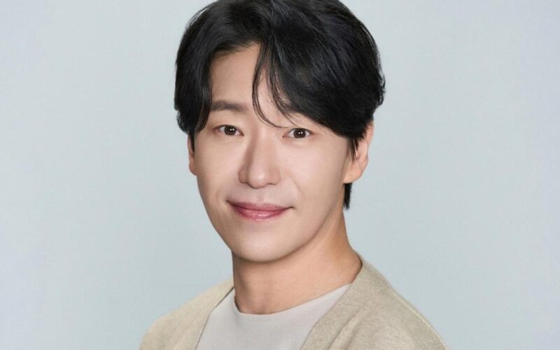 Um Ki Joon to Marry Non-Celebrity Partner in Private Ceremony on ...