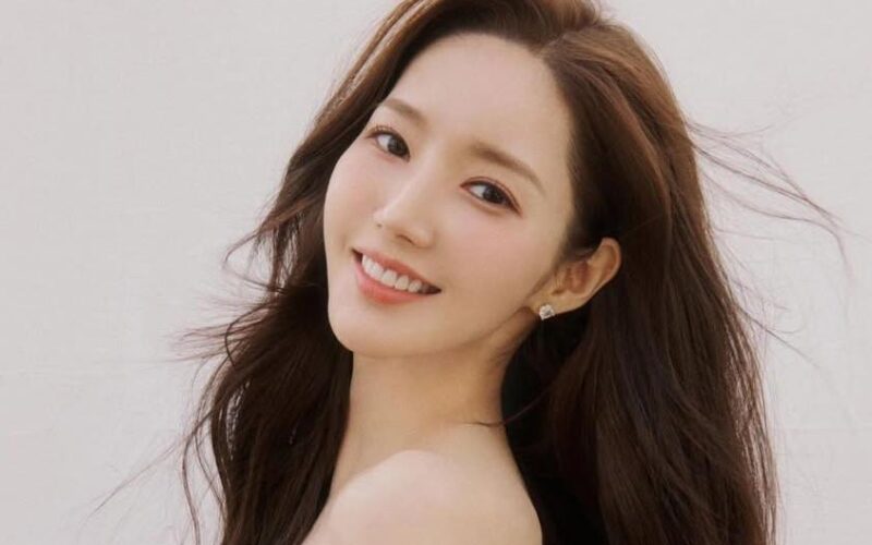 Park Min Young Hook Entertainment